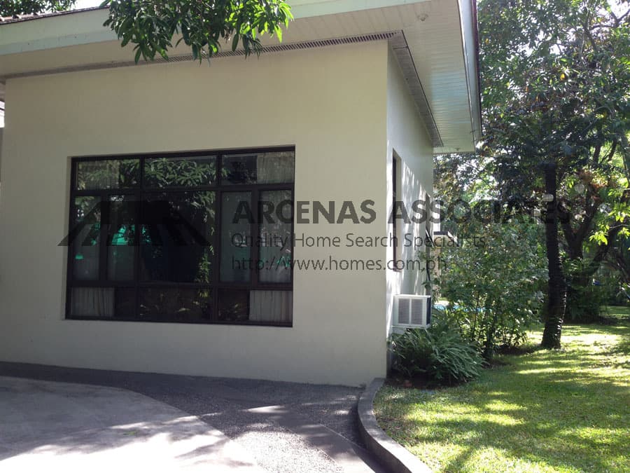 Tropical Modern 5 bedroom with den - photo 2