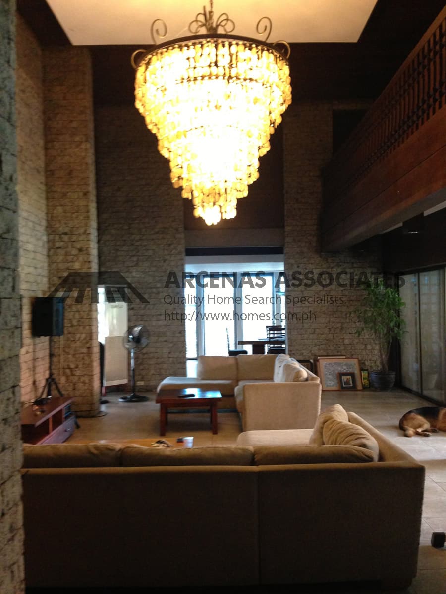 Classical adobe 4 bedroom bungalow - photo 3