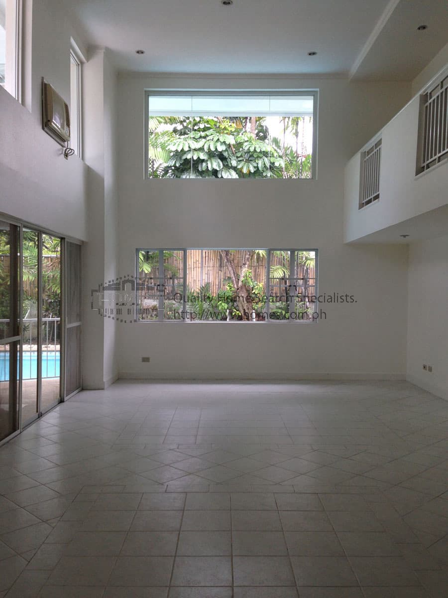High-ceilinged 4 bedroom - photo 4