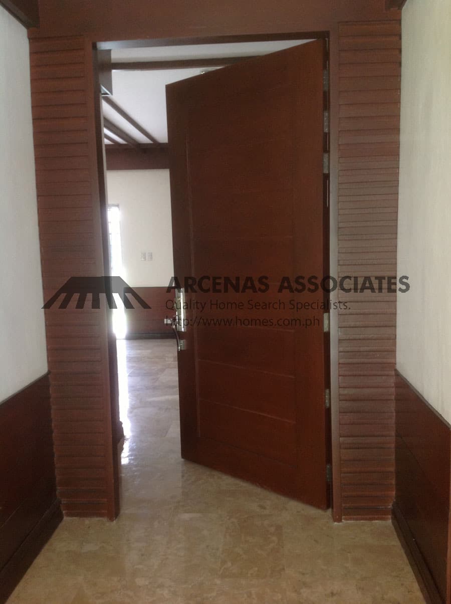 Ambassador located house - photo 2