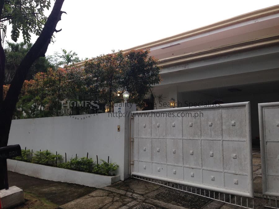Roomy bright space with lovely garden - Dasmarinas Village, Makati - photo 1
