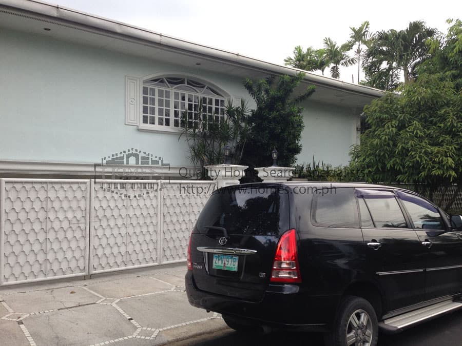 Uncommon split-level - Dasmarinas Village, Makati - photo 1