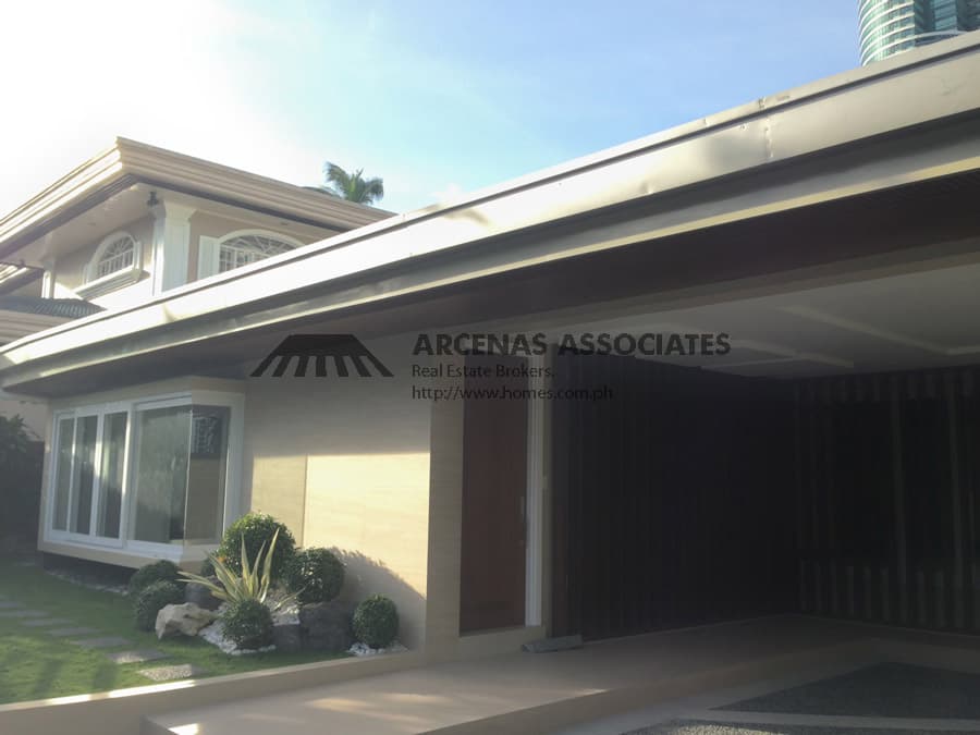 Newly renovated bungalow - photo 2