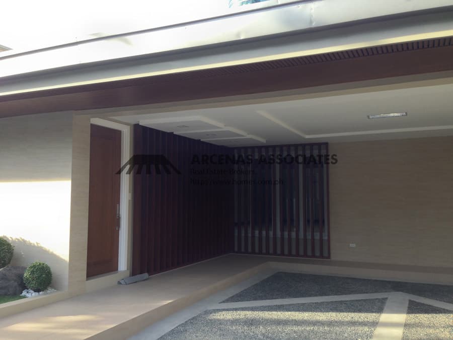 Newly renovated bungalow - photo 3