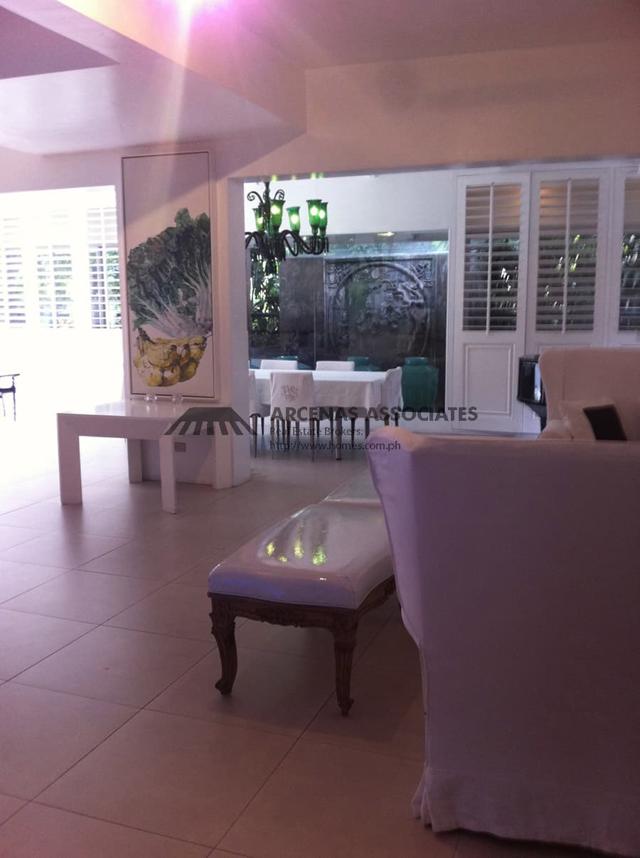 Elegantly furnished Kasiyahan Townhome - Forbes Park, Makati - photo 1