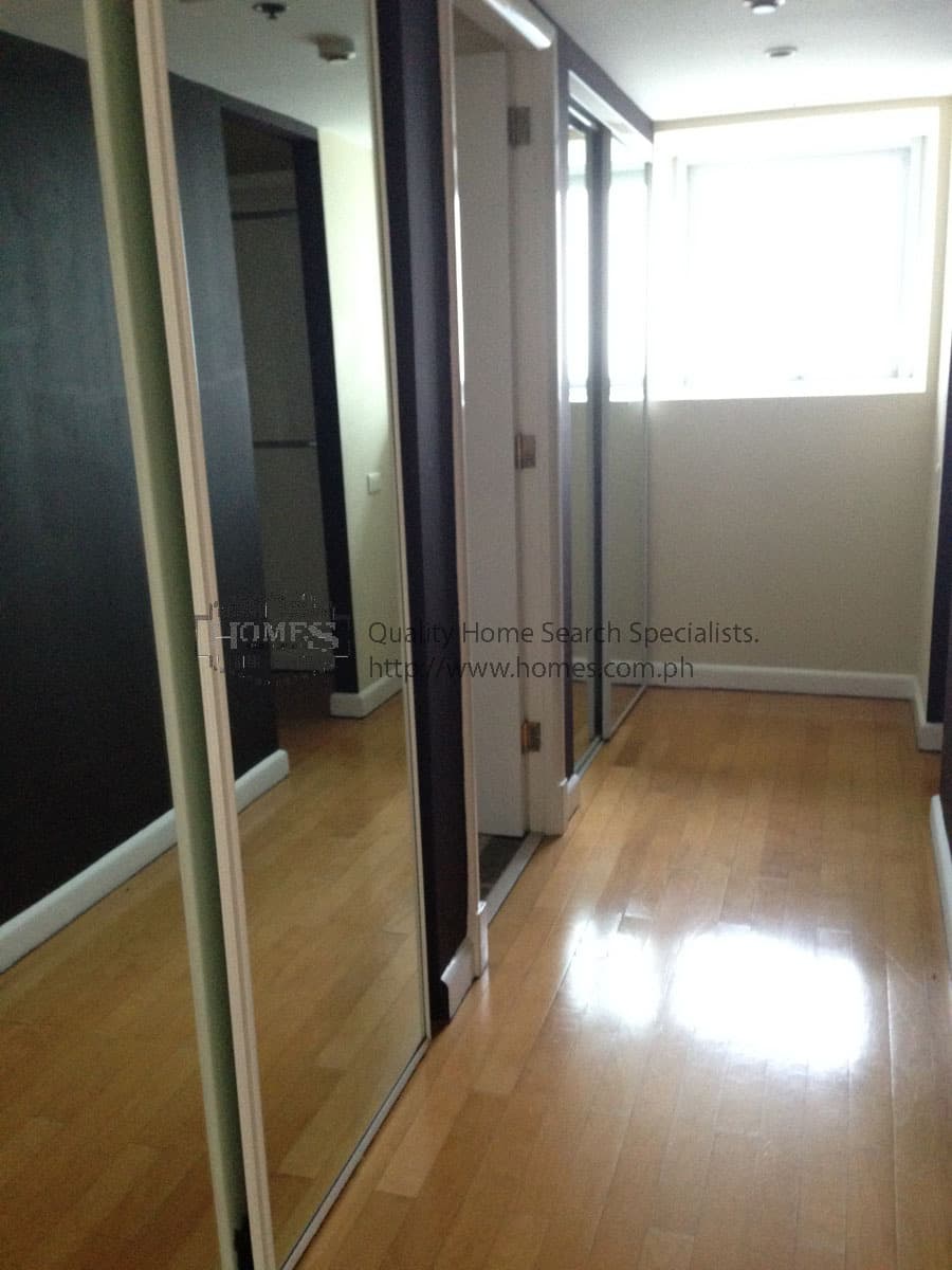 Posh 3 bedroom at Pacific Plaza - photo 5