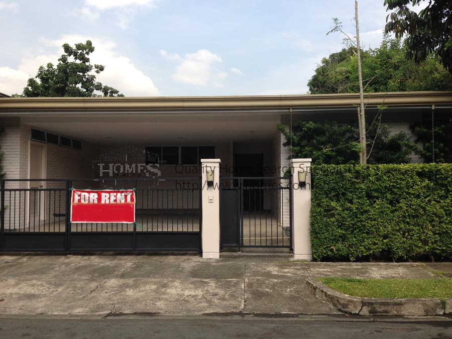 Homey bungalow - Dasmarinas Village, Makati - photo 1