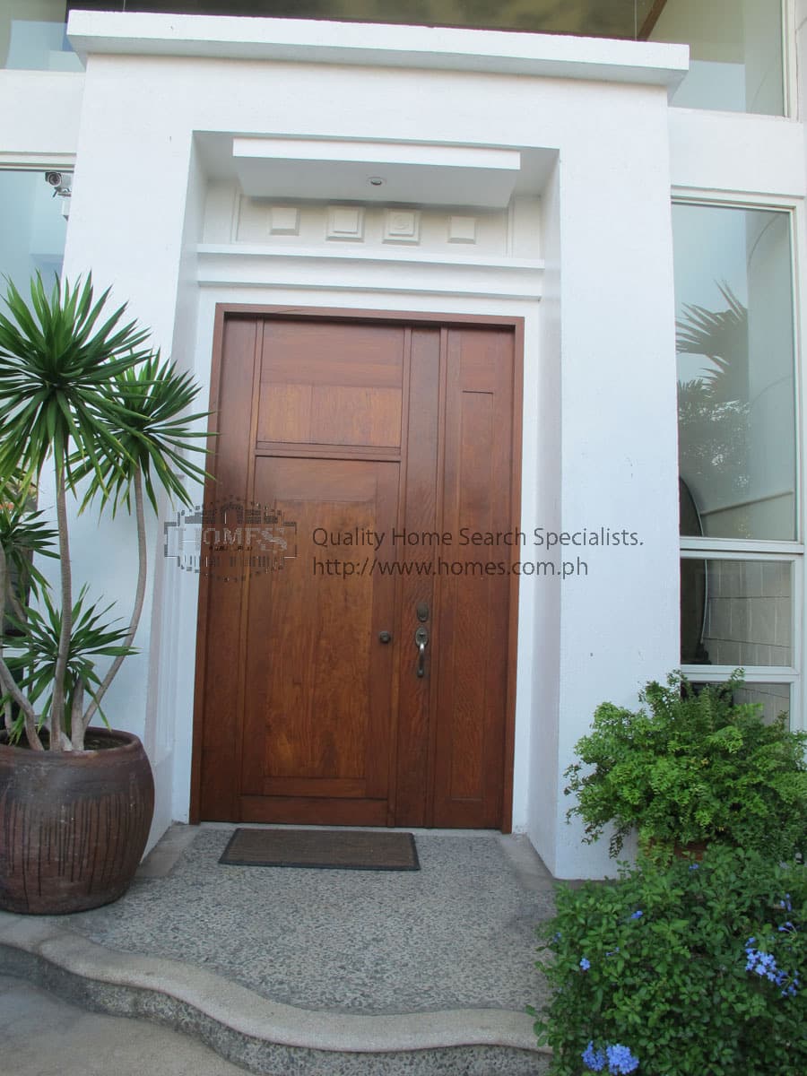 Beautiful house with large garden and pool - photo 3