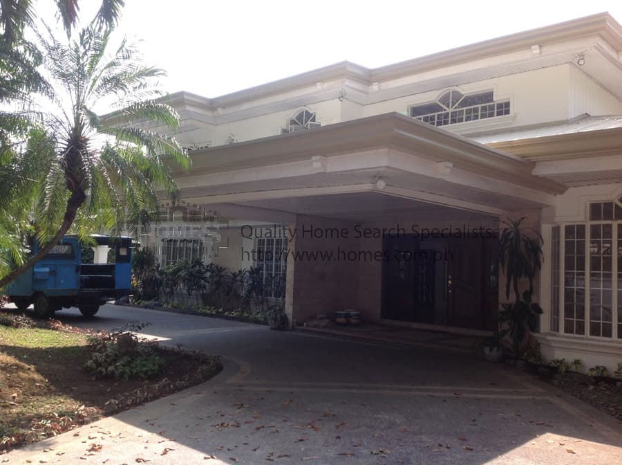 Neo-classical 2-Level - Forbes Park, Makati - photo 1