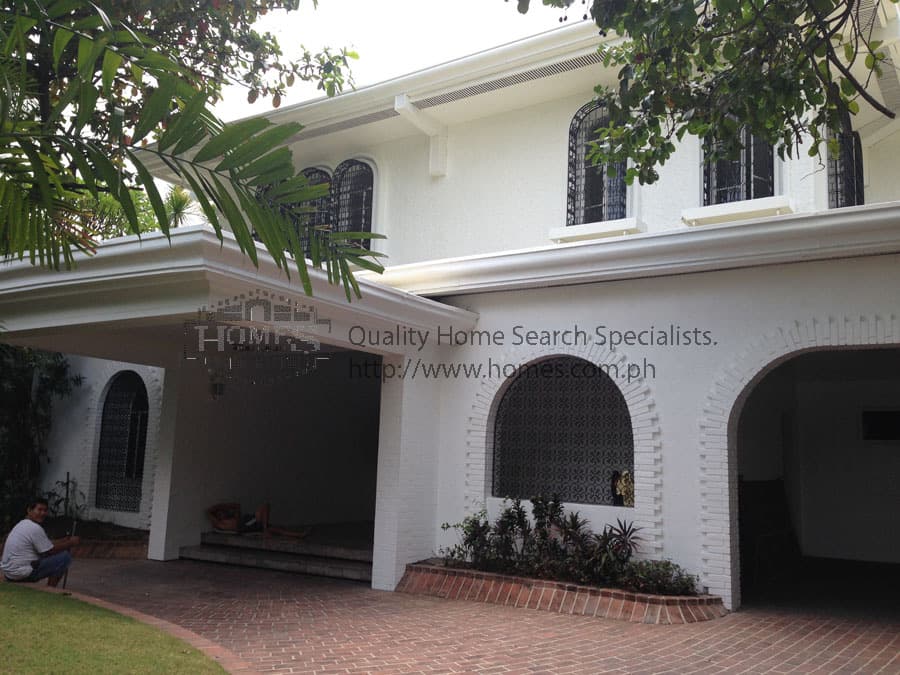 Plant filled Classical 2 storey - Dasmarinas Village, Makati - photo 1
