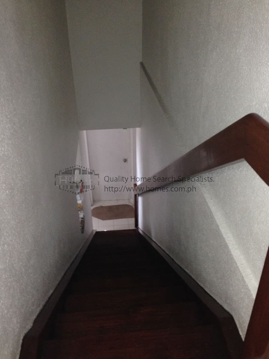 Large and bright multi-level - photo 5