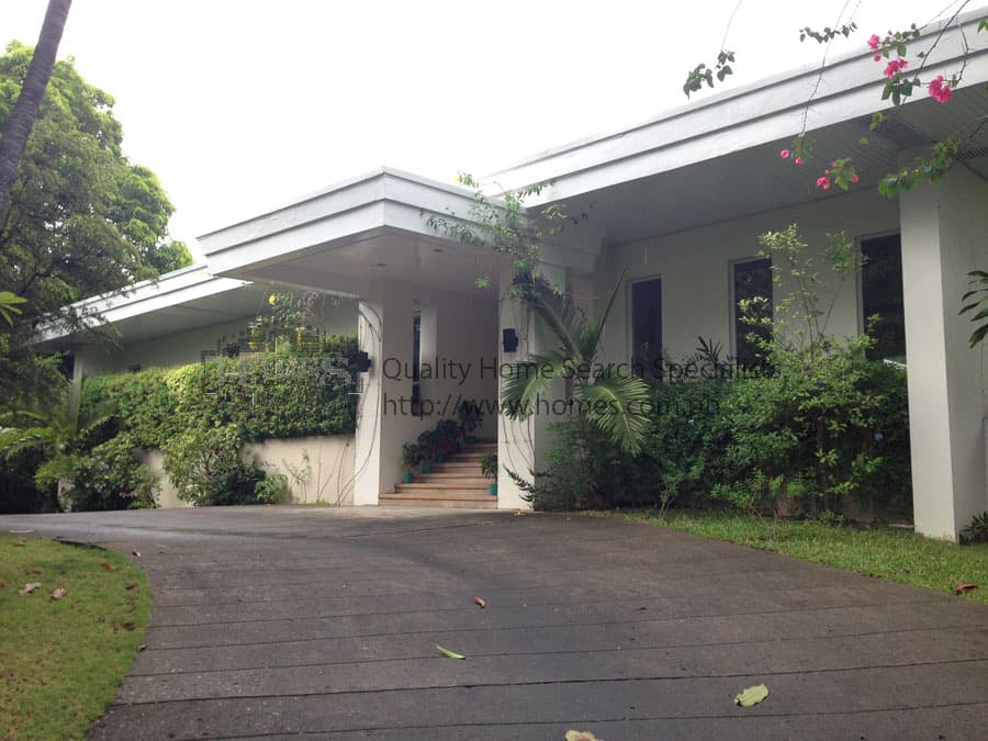 Large and bright multi-level - Dasmarinas Village, Makati - photo 1