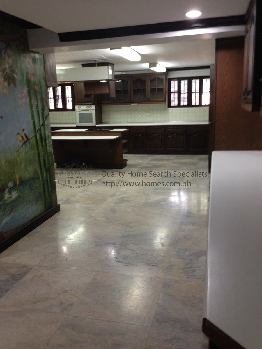 Eclectic colonial inspired 2-storey - Dasmarinas Village, Makati - photo 1