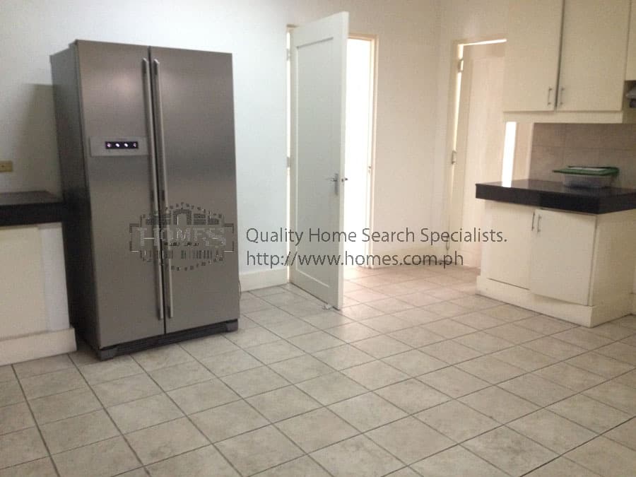 Refurbished 2 storey - photo 2