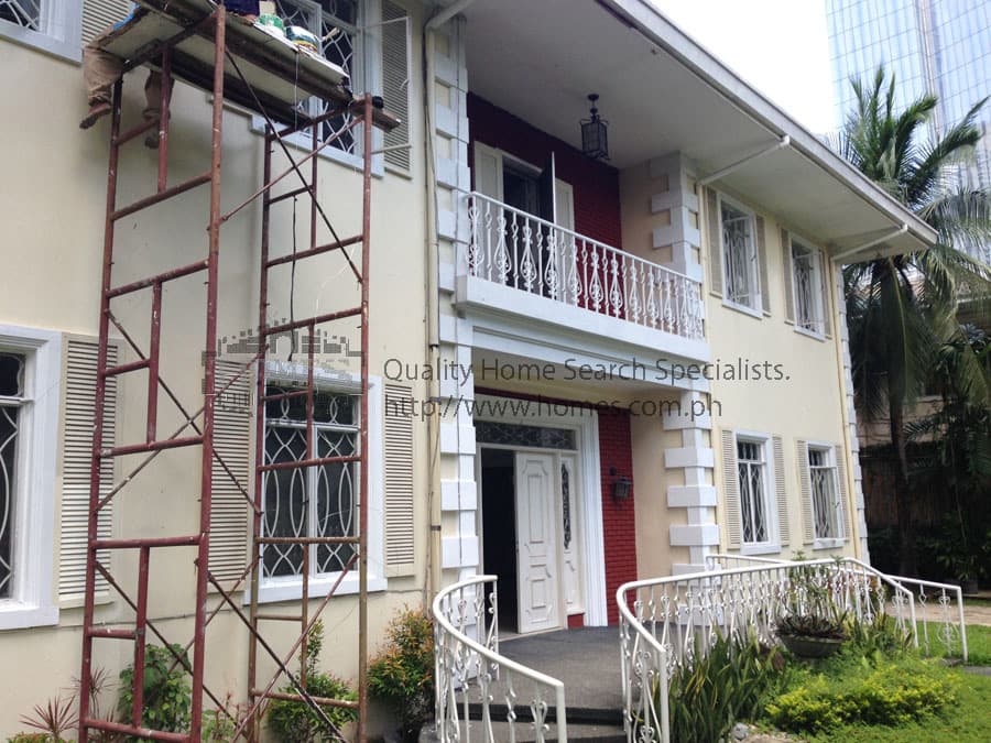Spanish colonial-inspired 2 storey - Urdaneta Village, Makati - photo 1