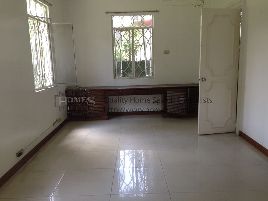 Spanish colonial-inspired 2 storey - photo 2