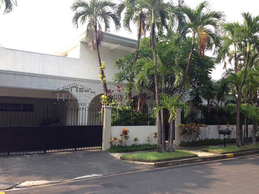 Excellently located 2 storey - photo 2