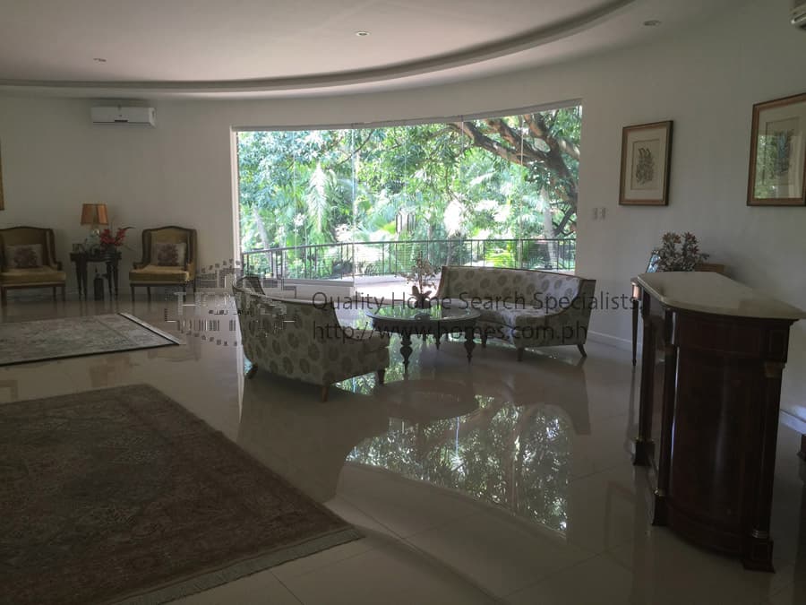 Sprawling modern multi-level - photo 5