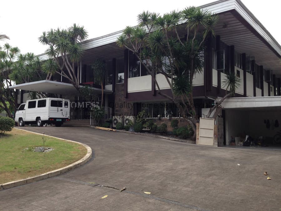 Stately multi-level 2-storey - Dasmarinas Village, Makati - photo 1