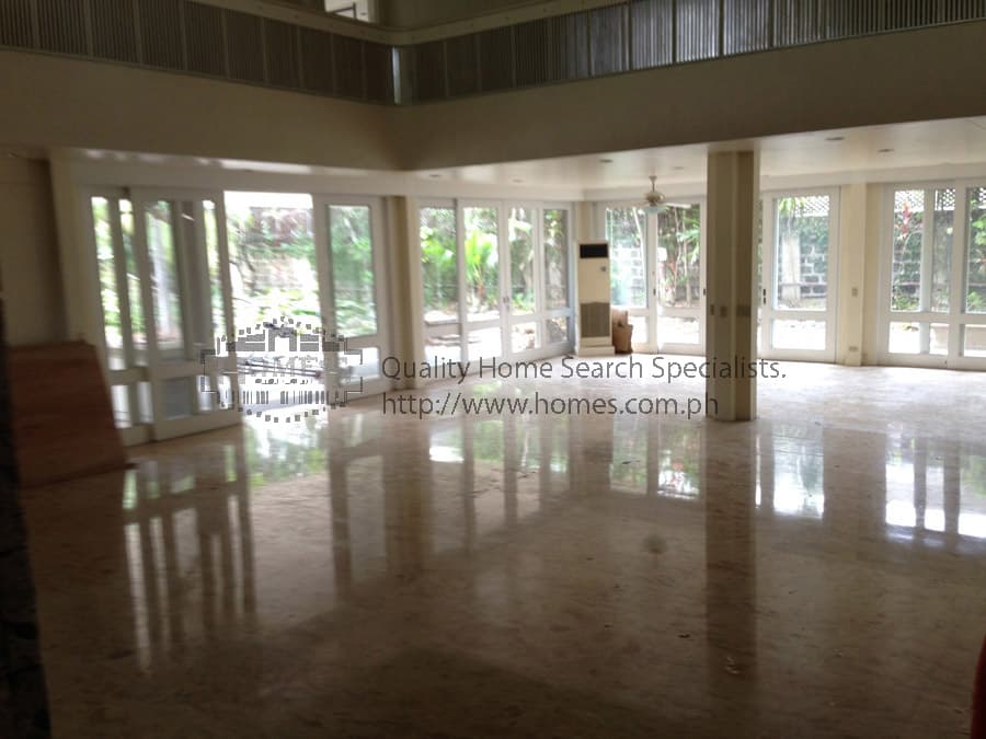 Stately multi-level 2-storey - photo 3
