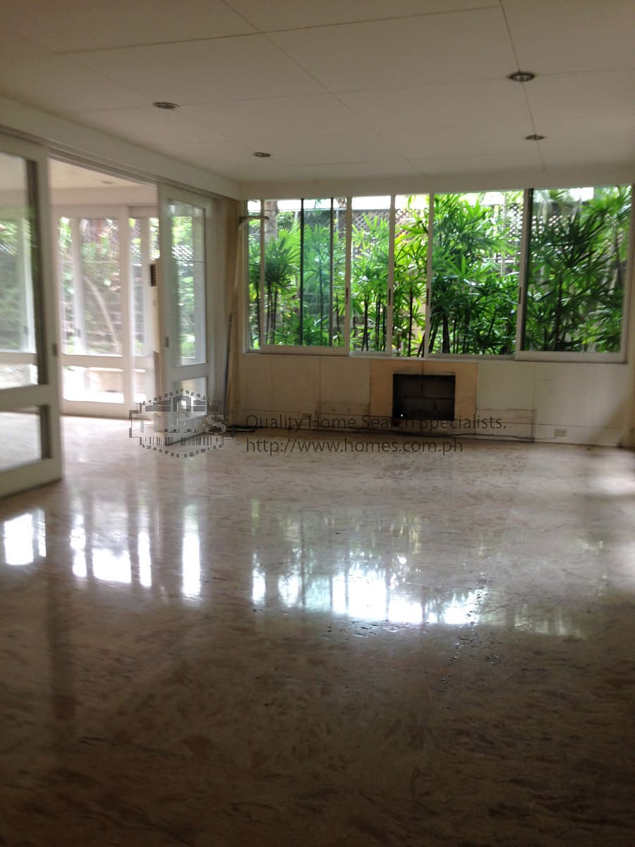 Stately multi-level 2-storey - photo 5