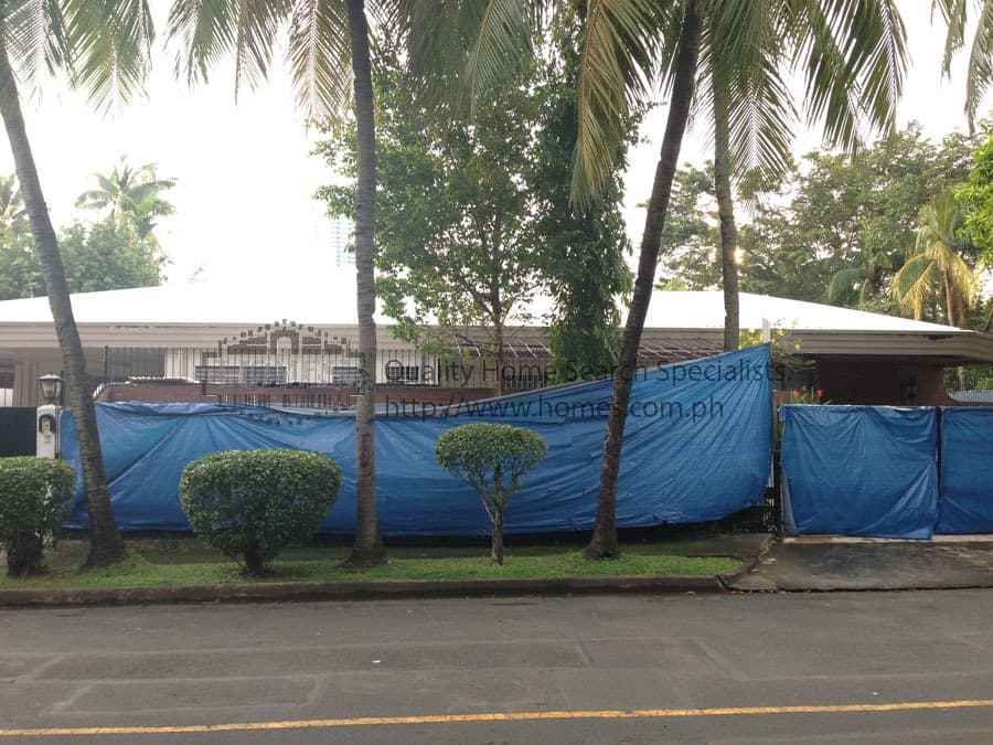 Renovated corner house - Dasmarinas Village, Makati - photo 1