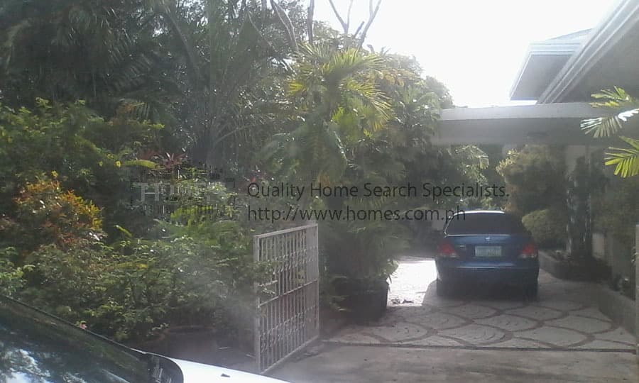 Wide frontage 2 storey - Dasmarinas Village, Makati - photo 1