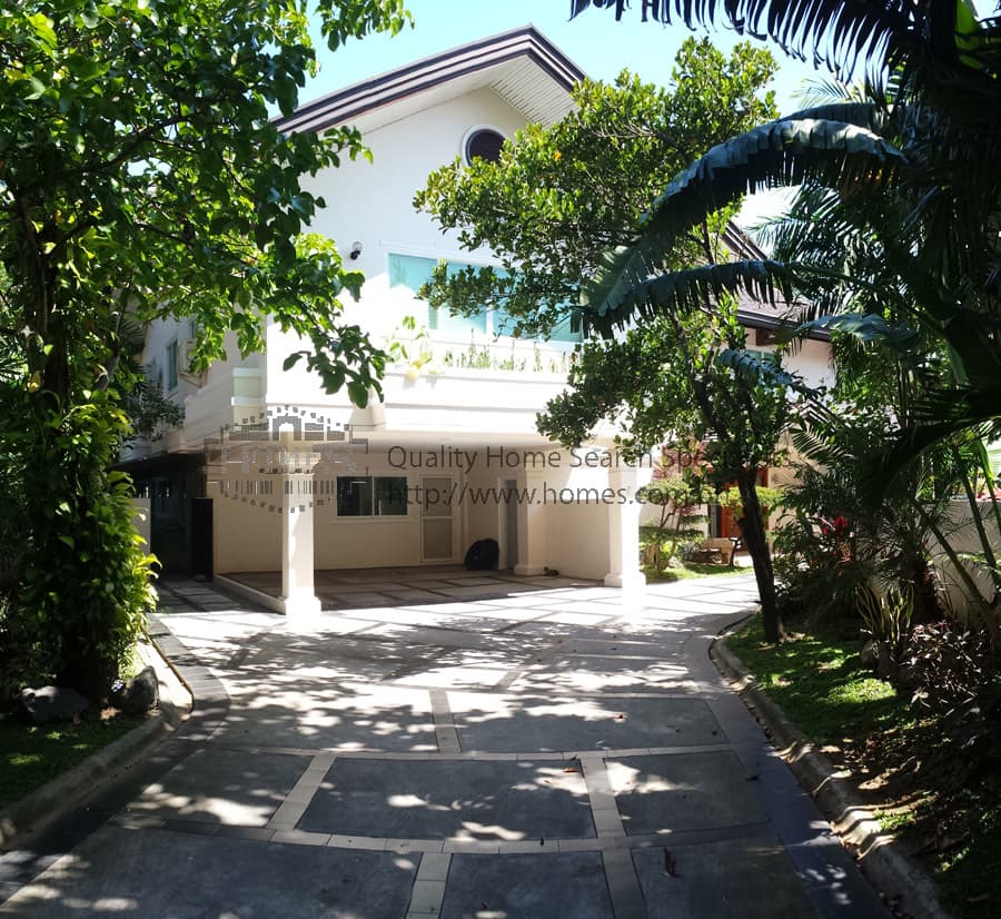 Fresh and Renovated 2-storey - Ayala Alabang, Muntinlupa - photo 1