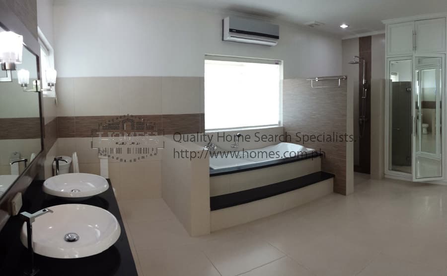 Fresh and Renovated 2-storey - photo 5