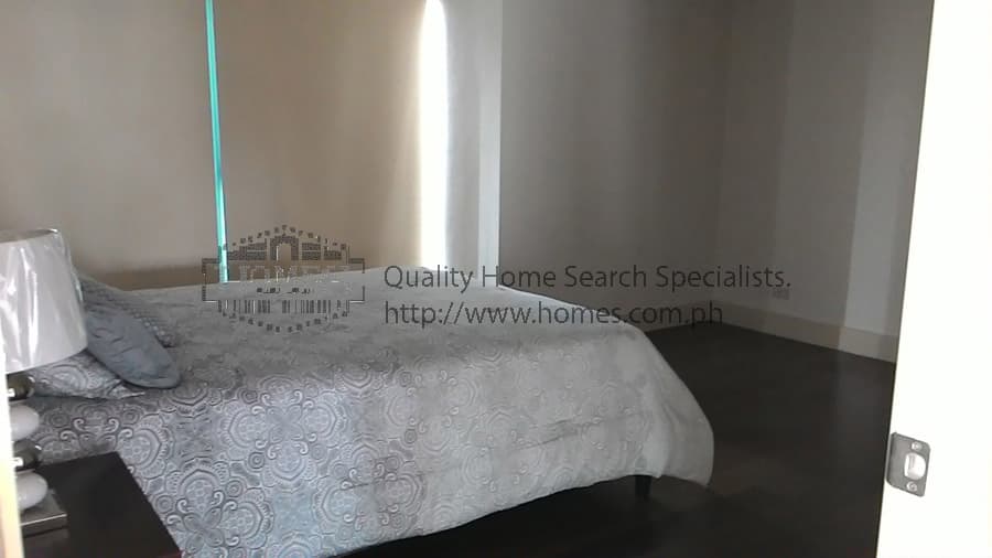 Fully furnished 3-bedroom at Edades Towers - photo 4