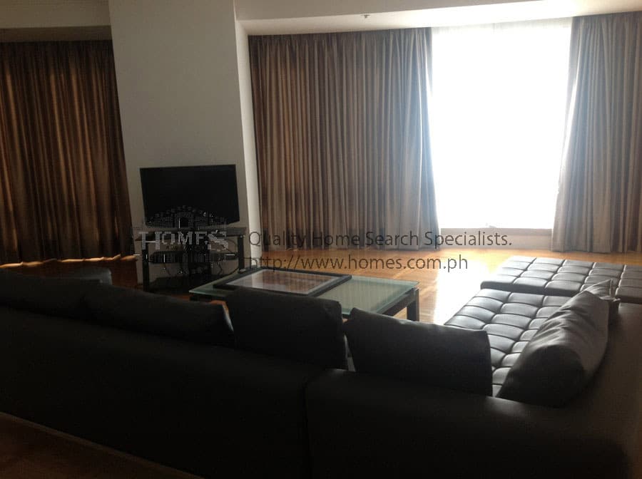 Fully furnished 2-bedroom at One Mckinley Place - Bonifacio Global City, Taguig - photo 1