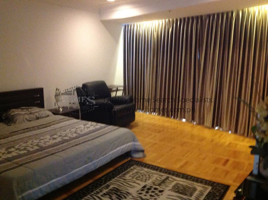 Fully furnished 2-bedroom at One Mckinley Place - photo 5