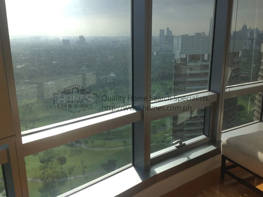 Furnished 3-bedroom at One Mckinley - photo 4