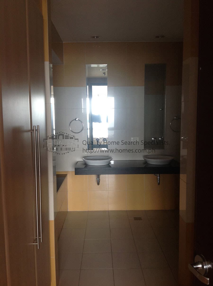 Furnished 3-bedroom at One Mckinley - photo 5