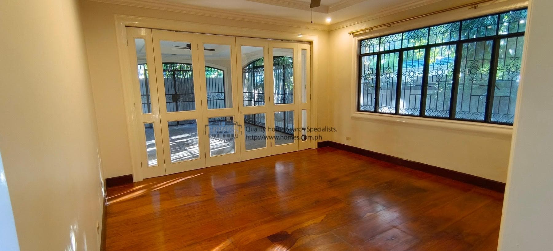 2-storey corner house - photo 4