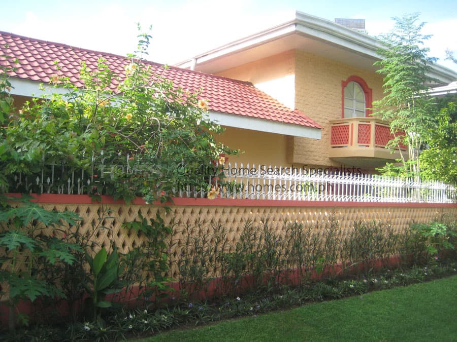 Compact house - San Lorenzo, Makati - photo 1
