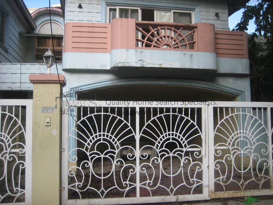 Simple and modest 2-storey - San Lorenzo, Makati - photo 1