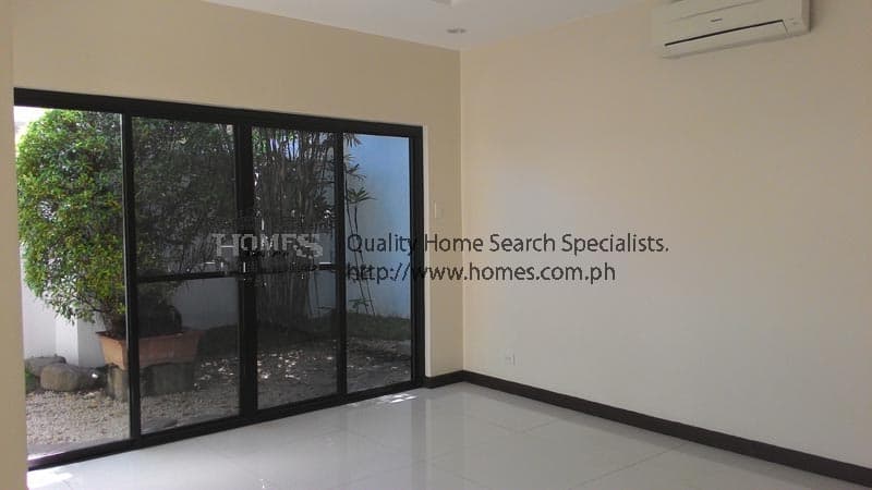 Neat and modern 2-storey - photo 3