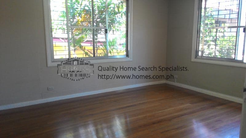 Bargain throwback 2-storey - photo 4
