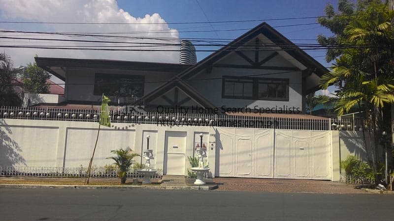 Country style 2-storey - Bel Air, Makati - photo 1