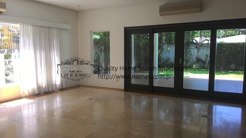 Desirable and pristine 2-storey - photo 2