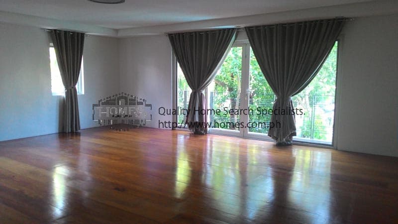 Desirable and pristine 2-storey - photo 3