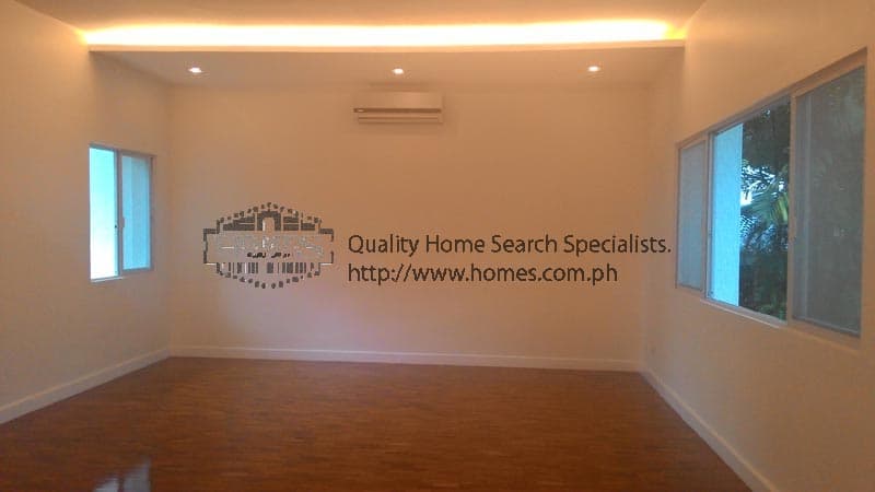 Modern and spacious contemporary split-level - photo 3