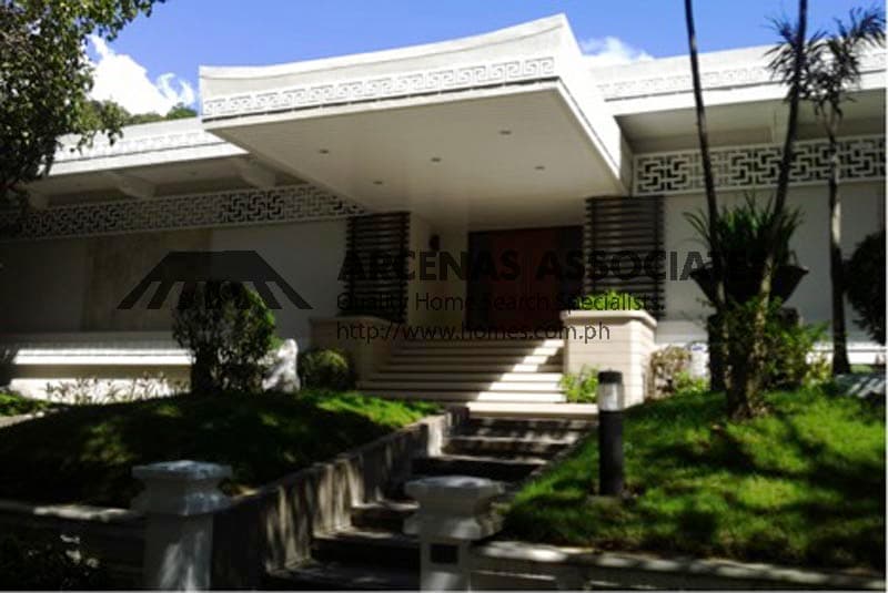 Vast spacious & modern bungalow - Forbes Park, Makati - photo 1