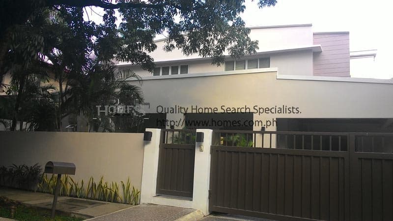 Solid modern 2-storey - Dasmarinas Village, Makati - photo 1