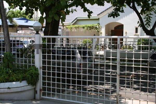 Contemporary 80's style - Dasmarinas Village, Makati - photo 1