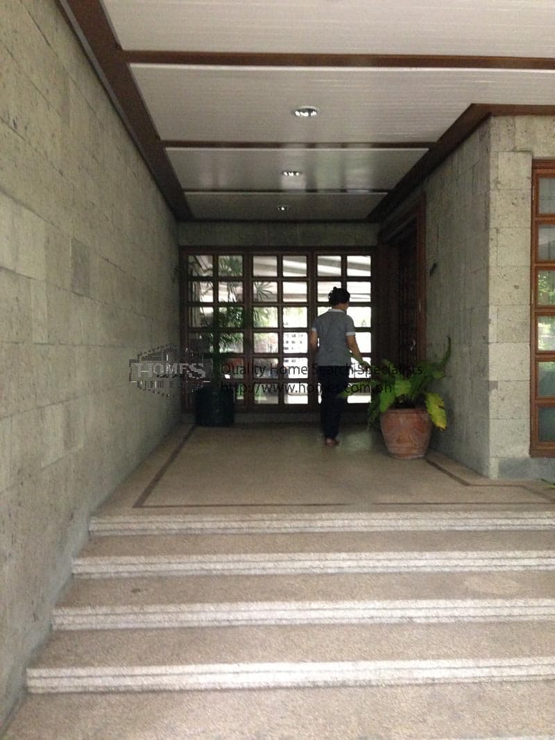 Impressive and lovely 2-storey - photo 2
