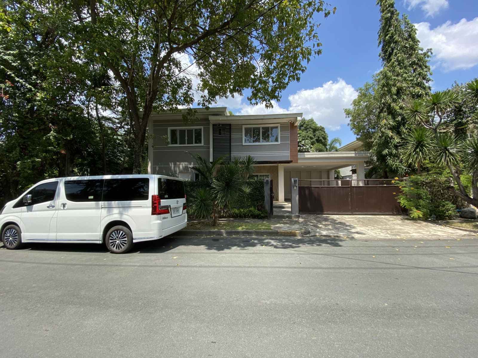 Upgraded modern 2-storey - photo 2