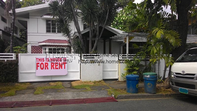 Simple throwback 2-storey - Bel Air, Makati - photo 1