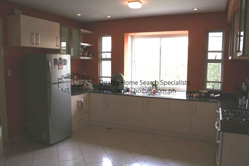 Updated wide bungalow - photo 5
